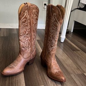 Shyanne boots in good condition!